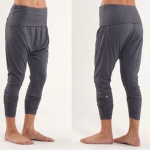 Lululemon Hot N' Sweaty Crop Yoga Pants in Coal Sz 4